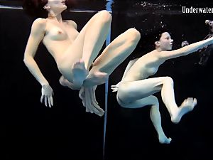 2 ladies swim and get naked luxurious